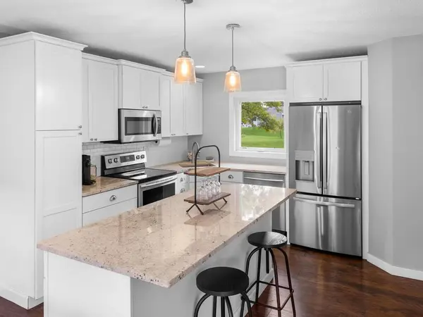 4520 Orchid CIR, Plymouth, MN 55446