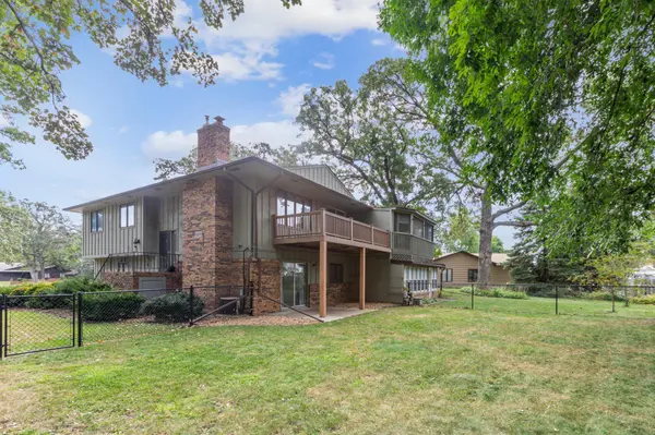 1294 Rolling Oaks LN NW, Hutchinson, MN 55350