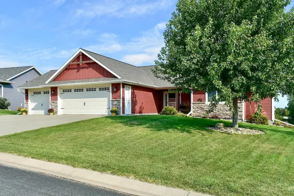 1519 Whispering Hills DR, Saint Charles, MN 55972