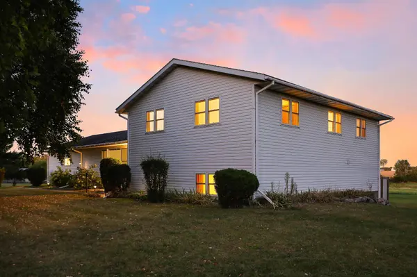 9325 Morgan LN, Cologne, MN 55322