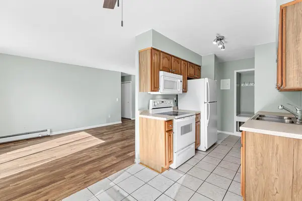 921 7th ST S #4, Hopkins, MN 55343