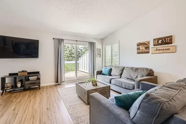 110966 Von Hertzen CIR, Chaska, MN 55318