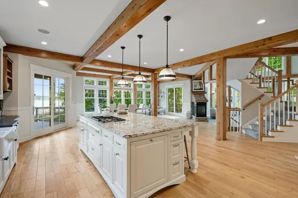 1001 Barbary CIR, Waconia, MN 55387