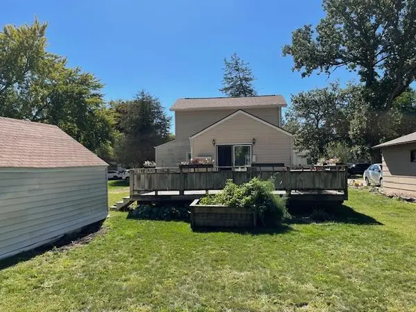 1011 12th AVE NE, Austin, MN 55912