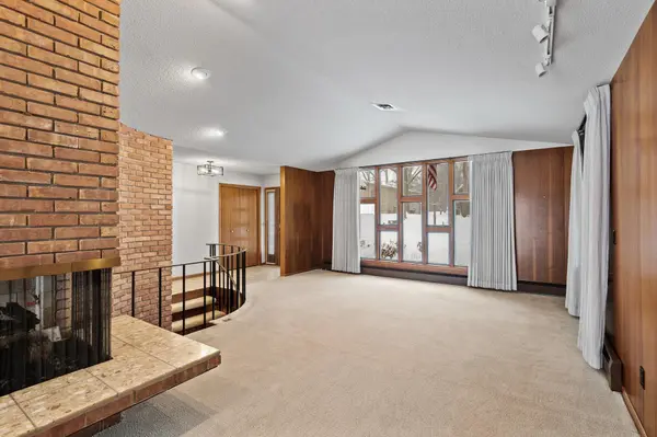 9251 Green Briar RD, Bloomington, MN 55437