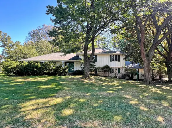 1138 Sylvandale RD,  Mendota Heights,  MN 55118