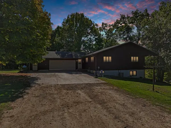 726 8th AVE, Arland Twp, WI 54004