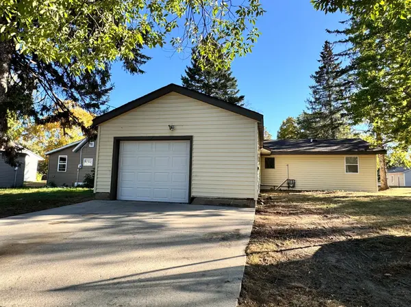 231 1st ST NW, Menahga, MN 56464