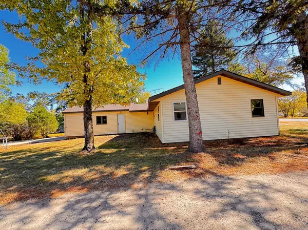 231 1st ST NW, Menahga, MN 56464