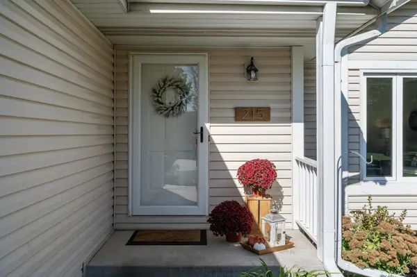 215 Oakhill DR, Shoreview, MN 55126