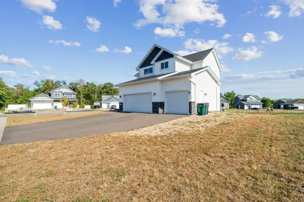 1114 Susan LN, Roberts, WI 54023