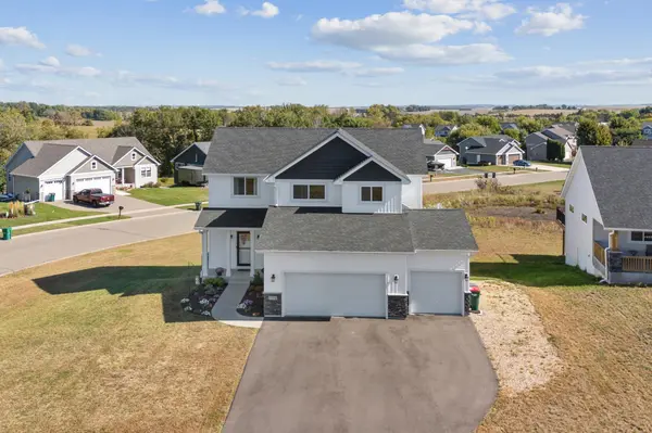 1114 Susan LN, Roberts, WI 54023