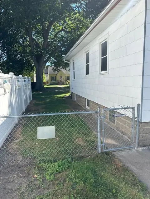 401 Saratoga ST S, Saint Paul, MN 55105