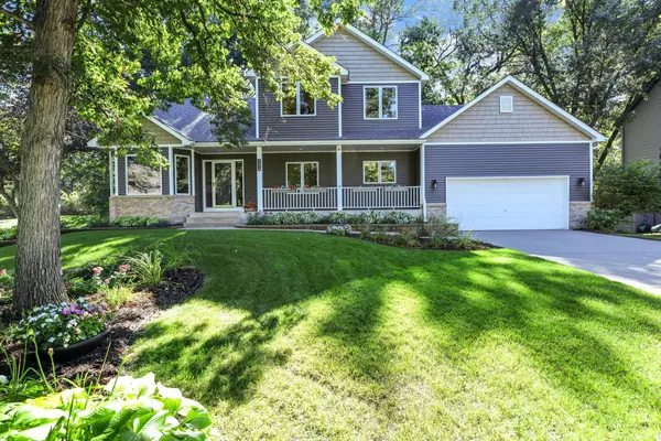 334 Linda CT, Lino Lakes, MN 55014