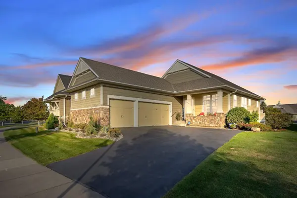 15859 Cobblestone Lake Pkwy,  Apple Valley,  MN 55124