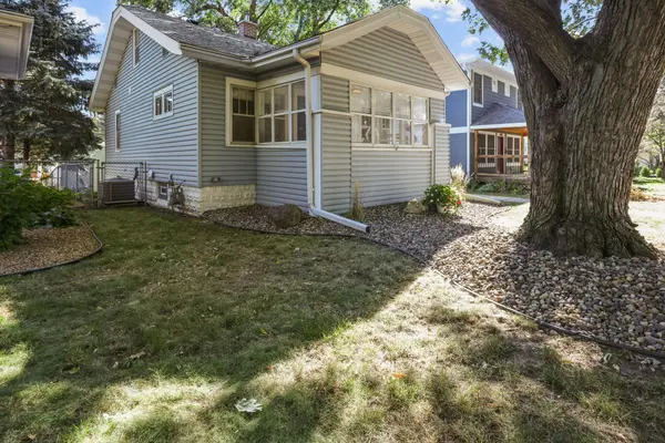 1482 Sheldon ST, Saint Paul, MN 55108