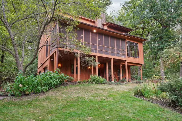 4705 Wild Canyon DR, Woodbury, MN 55129