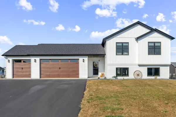 360 Bluebill ST, Baldwin, WI 54002