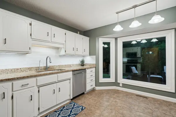 7241 Sierra CT, Chanhassen, MN 55317