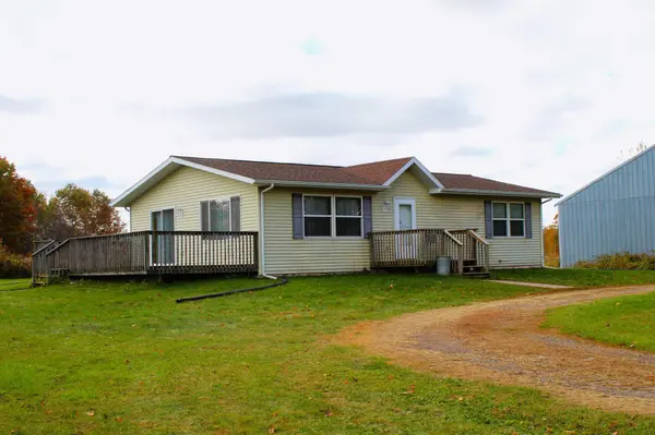 W11229 Mclean RD, Thornapple Twp, WI 54819