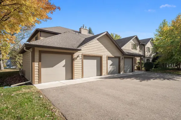 188 Galtier PL, Shoreview, MN 55126