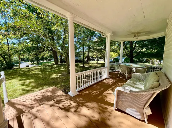 558 E Maple ST, River Falls, WI 54022
