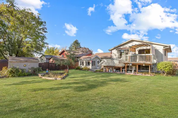 334 6th ST SW, Eyota, MN 55934