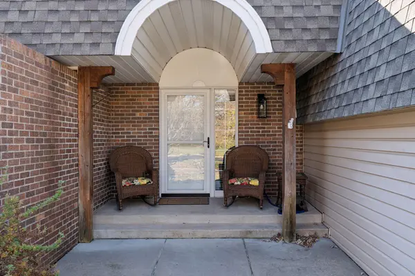 5533 Auto Club RD, Bloomington, MN 55437