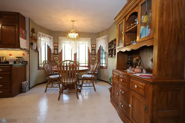 520 W Bend LN, Alvarado, MN 56710
