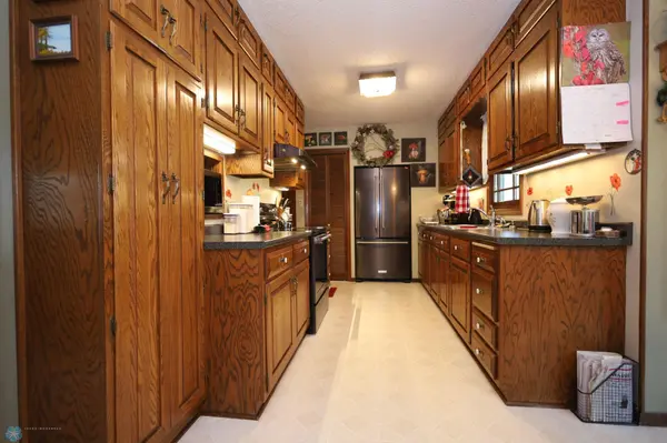 520 W Bend LN, Alvarado, MN 56710