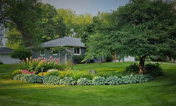 1900 Sumter AVE N, Golden Valley, MN 55427