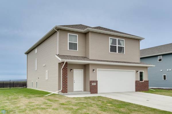 4873 Hampton CIR S, Moorhead, MN 56560