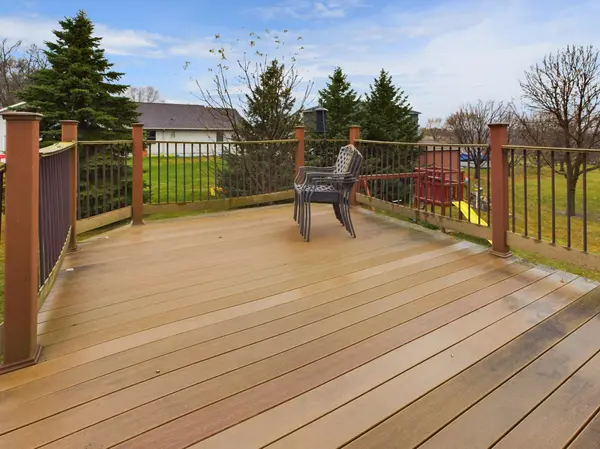 827 3rd AVE NW, Melrose, MN 56352