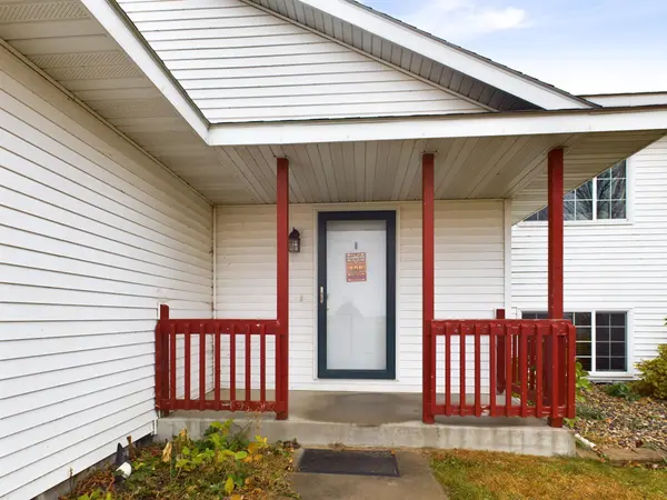 827 3rd AVE NW, Melrose, MN 56352