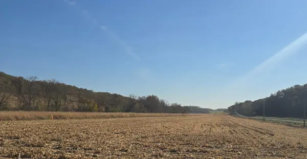 XXXX Middle Hesper Road, Decorah, IA 52101