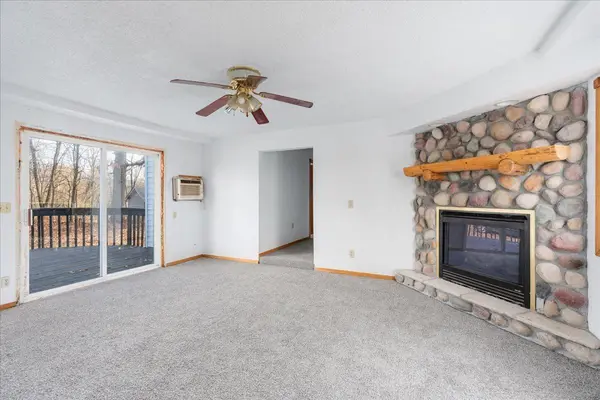 938 Mains Crossing AVE, Apple River Twp, WI 54001