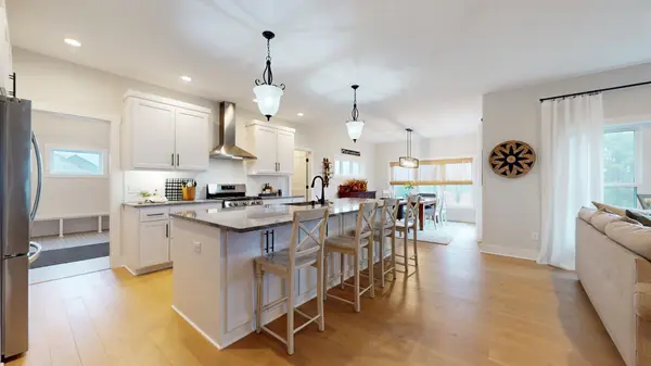613 Remington CT, Rosemount, MN 55123