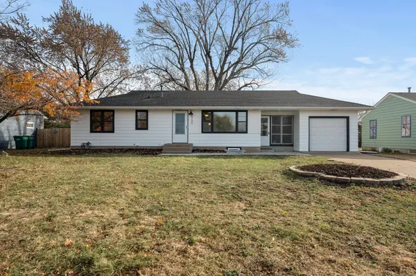 6106 Girard AVE N, Brooklyn Center, MN 55430