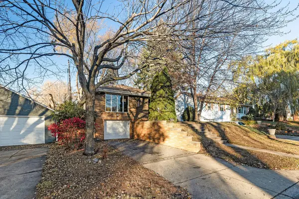 981 Felix ST, West Saint Paul, MN 55118