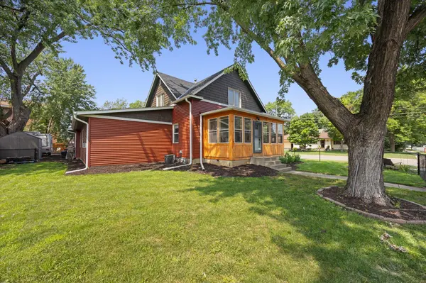 20705 Hollins AVE W, Lakeville, MN 55044