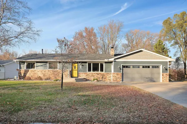 126 Kampa CIR, Monticello, MN 55362