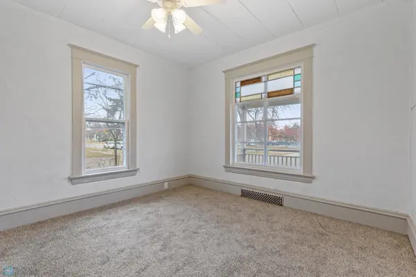 711 10th ST S, Moorhead, MN 56560