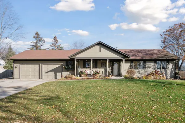 1131 Spring Hill RD,  Waconia,  MN 55387