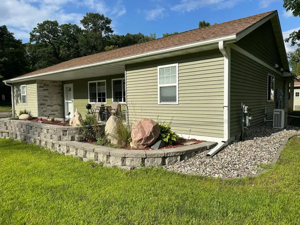 1601 Oxcart TRL, Detroit Lakes, MN 56501