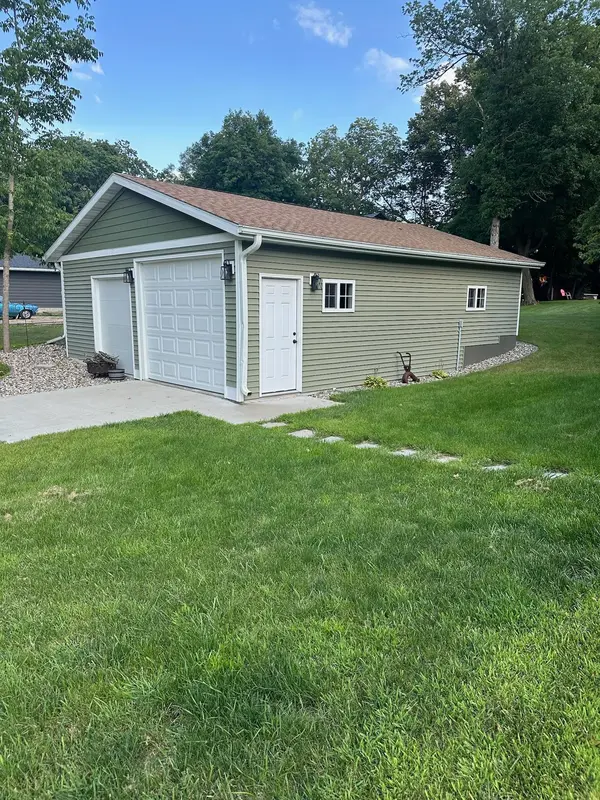 1601 Oxcart TRL, Detroit Lakes, MN 56501