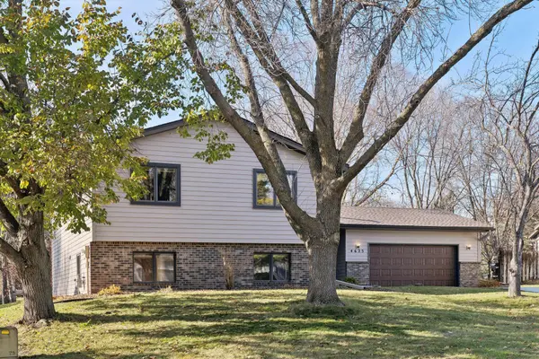4625 Orchid LN N, Plymouth, MN 55446
