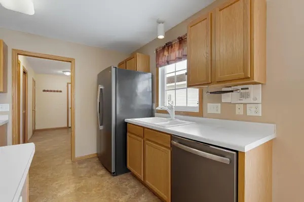 163 Cedar Cove LN, Owatonna, MN 55060