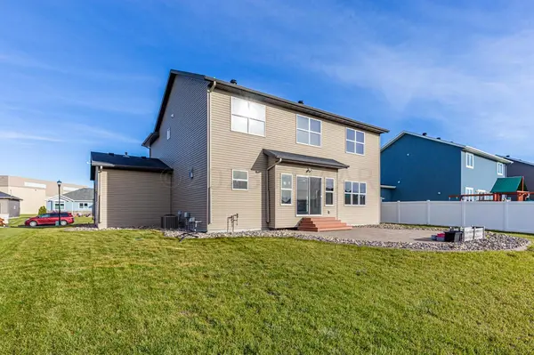 627 29 AVE E, West Fargo, ND 58078