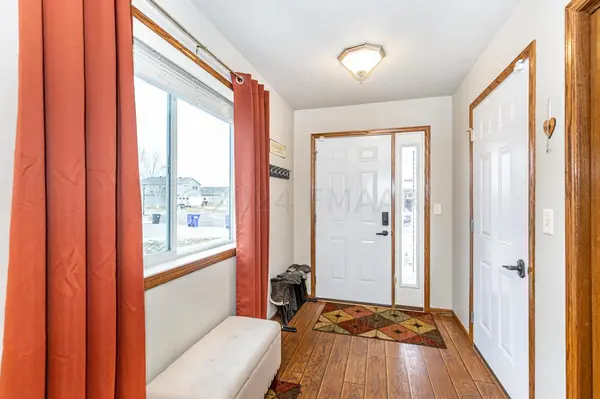 2785 UMBER CT S, Fargo, ND 58104