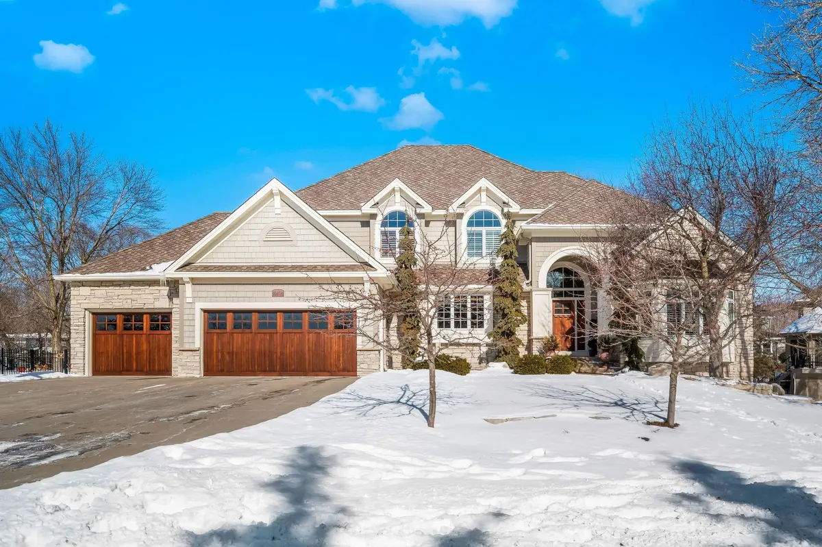 16404 Eagle Ridge DR, Minnetonka, MN 55345